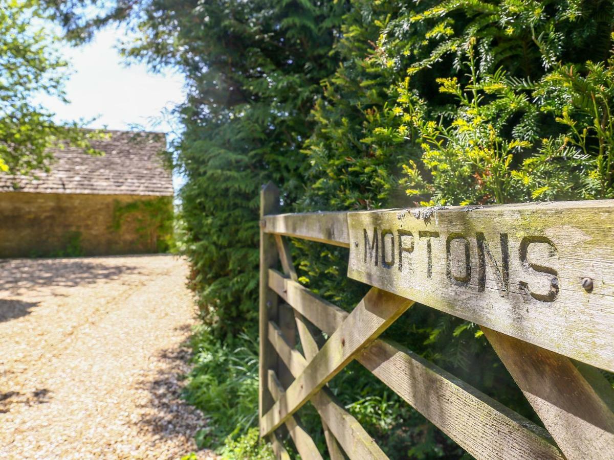 The Lodge At Mortons Malmesbury Exterior foto